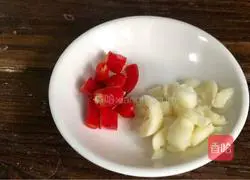 Illustration of how to make eggplant and braised beans 4