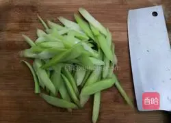 Illustration of how to make spicy stir-fried kale 1