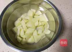 Illustration of how to cook green beans with potatoes 2