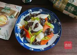 Illustration of how to cook yam and fungus 14