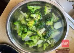 Illustration of how to make stir-fried broccoli 4