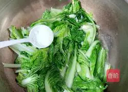 Illustration of how to make stir-fried cabbage 6