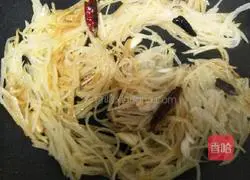 Illustration of how to make spicy shredded potatoes 7