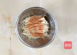 Illustration of how to make tinfoil enoki mushrooms 4