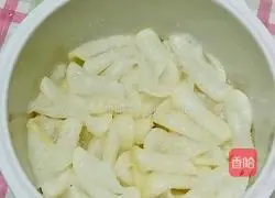 Illustration of how to make sweet and sour crispy radish 6