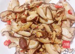 Illustration of how to stir-fry mushrooms with cumin 3