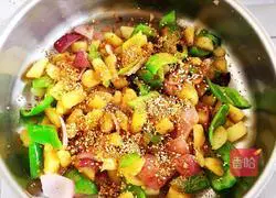 Illustration of how to make flavored potato chunks 8