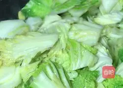 Illustration of how to make spicy and sour Chinese cabbage 4