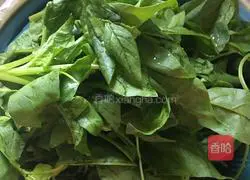 Illustration of how to make stir-fried spinach 1