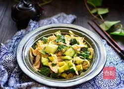 Illustration of how to make cold cucumber and tofu skin 6