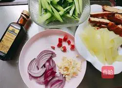 Illustration of how to make Liangpi fragrant dried cucumbers 2