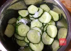 Illustration of how to make crispy fried cucumbers 2