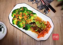 Illustration of how to make garlic broccoli 16