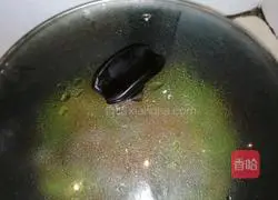 Illustration of the lazy version of stir-frying green beans with sauce 4