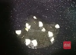 Illustration of how to make celery lily 6