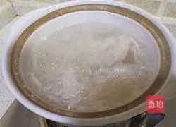 Illustration of how to make cold lotus root 4