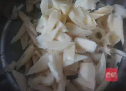 Illustration of making sweet and sour lotus root 2