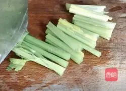 Fried tofu with celery Illustration of how to do it 2