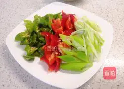 Illustration of how to make fried onion and tofu 3