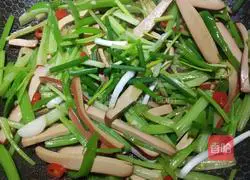 Illustration of how to make dried celery and eggs 10