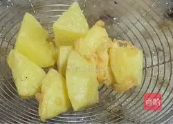 Illustration of how to make fried potato cubes 8