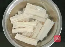 Illustration of how to make cold yuba and celery 2