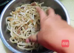 Illustration of how to make raw meat jelly 3