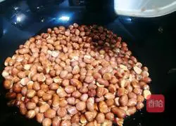Illustration of how to make fried peanuts 3