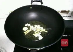 Illustration of how to make lotus pond stir-fry 9