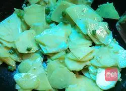 Illustration of how to make fried potato slices 13