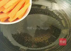 Illustration of how to cook carrots and potatoes 4