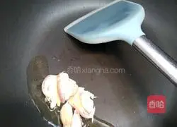 Illustration of how to stir-fry loofah 3