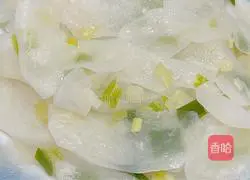 Illustration of how to stir-fry white radish slices 10
