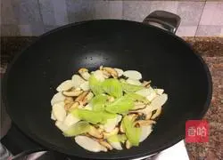 Illustration of how to make braised yam with mushrooms 6