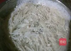 Illustration of how to make tempeh mixed with enoki mushrooms 2