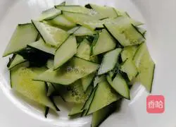 Illustration of how to make cucumber mixed with yuba 4