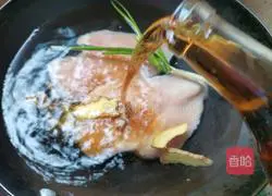 Cold shredded chicken breast Illustration of how to cook meat 2