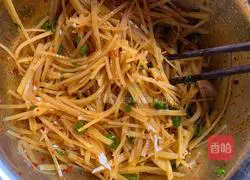 Cold Spicy Potato Shreds Recipe Illustration 7