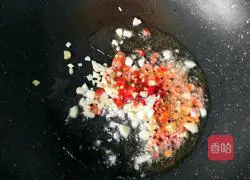 Illustration of how to make stir-fried fungus 4