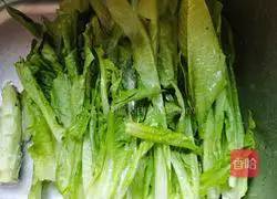 Illustration of how to make cold lettuce 2