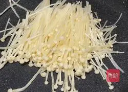 Illustration of how to make enoki mushrooms with soy sauce 1