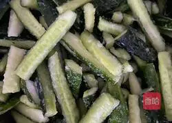 Illustration of how to make crispy pickled cucumbers 3