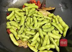 Spicy braised edamame Practice illustration 5
