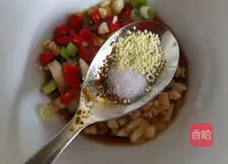 Illustration of how to make cold chrysanthemum 8