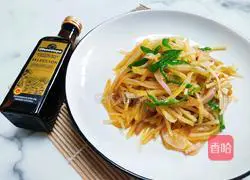 Illustration of how to make green pepper and potato shreds 1