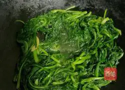 Illustration of how to make stir-fried chrysanthemum 4