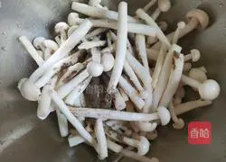 Illustration of how to make fried seafood mushrooms 3