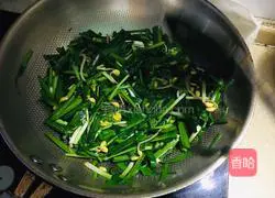 Illustration of how to make fried leeks with soybean sprouts 9