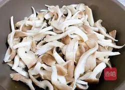 Sauteed oyster mushrooms Practice illustration 5