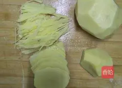 Illustration of how to make spicy and sour potato shreds 1